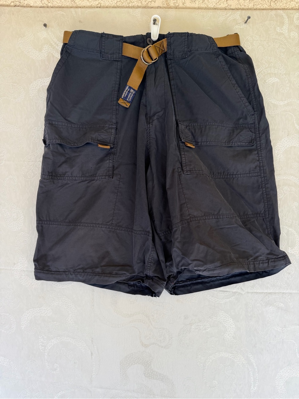 Abercrombie & Fitch Navy Cargo Shorts with Tan Webbing Belt